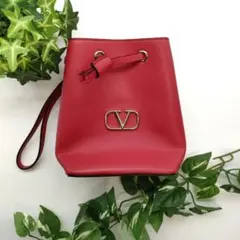 ヴァレンティノ　ハンドポーチ　巾着　ストラップ　レッド
