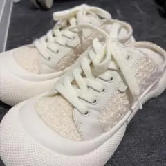 CHARLES & KEITH ホワイト スリッポン スニーカーのサムネイル