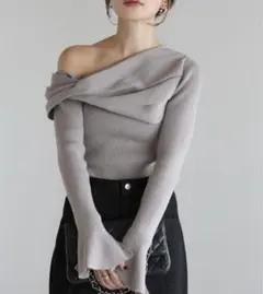 【新品・タグ付】クロスオフショル風ベルスリーブニット/ボンジュールサガン