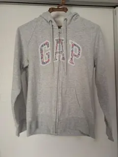 gap限定値下げ フラワー柄ロゴ ジップアップパーカー M