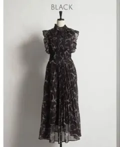 リボン＆フリル付きウエストシャーリングリボンプリントプリーツワンピース