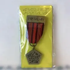 【嵐】ARASHIDIGITALIAN 会場限定　ピンバッジ 赤