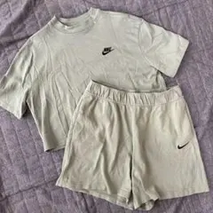 Nike オリーブグリーン Tシャツとショートパンツ　セットアップ　Lサイズ