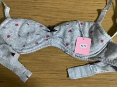 必ずプロフィール拝見　ジュニアブラ A70 ハート柄 グレー