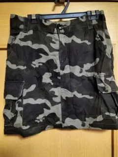 ダークグリーン迷彩柄のタイトミニスカート・サイズＳ