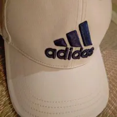 adidas ベージュ キャップ