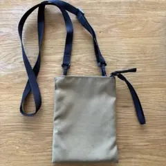 無印良品　ポーチとしても使えるミニサコッシュのサムネイル
