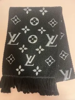 美品 国内正規品 エシャルプ ロゴマニア マフラー グレー - メルカリ