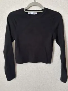 zara クロップド Tシャツ