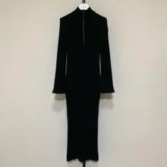 新品同様★ 美品　モンクレール　ニットワンピース　S ブラック　5P271のサムネイル