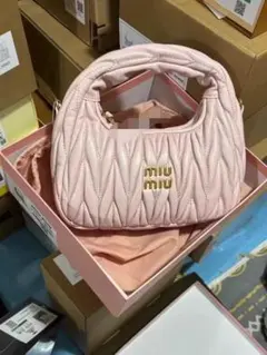 Miu Miu ピンク レザー ショルダーバッグ