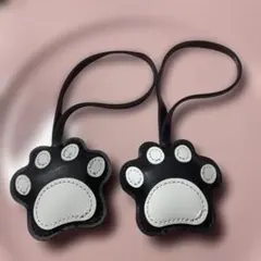 肉球型チャーム 黒と白 合成皮革2点セット