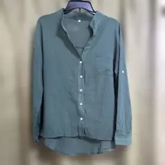 グリーン長袖シャツ