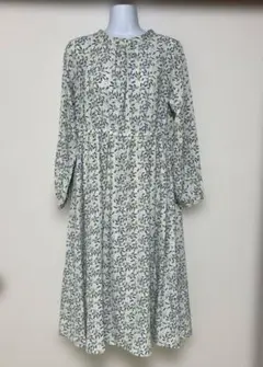 ワールド　　花柄長袖ロングワンピース