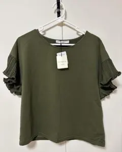新品　e.r.g* カーキ フリル袖 Tシャツ Mのサムネイル