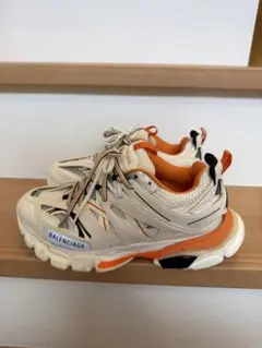 balenciaga track