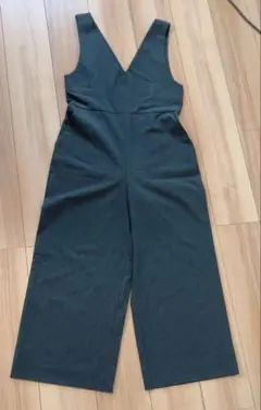美品 ユニクロ UNIQLO サロペット Vネック グレー