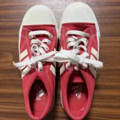 adidas 赤 スニーカー キャンバスのサムネイル