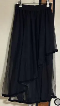 アシンメトリーチュールスカート