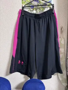 UNDER ARMOUR ショートパンツ ブラック ピンク SMのサムネイル