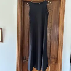 ユニクロ　ウルトラストレッチエアリズムワンピース　ブラック　S