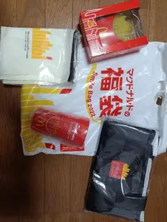 2022年のマクドナルド　福袋の中身4点セット