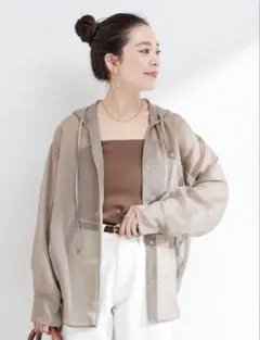 シアー素材 フード付きシャツ ベージュ