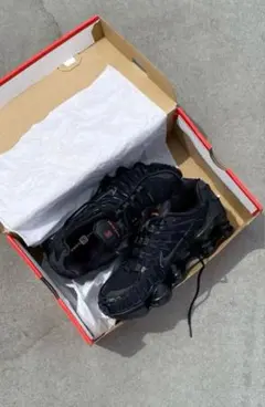 極美品　ナイキ ショックス TL \"ブラック アンド マックスオレンジ NIKE SHOX TL BLACK/BLACK-MTLC HEMATITE-MAX ORANGE（ナイキ