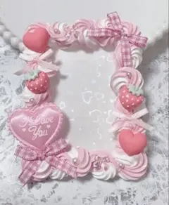 ホイップデコ硬質トレカケースB8ピンク白ミックス ハートリボン 苺TC-274