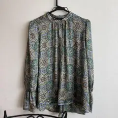 ❣️お値下げ❣️ZARA 花柄 長袖ブラウス　　Ｌ