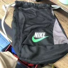 中古NIKE リュックバッグ ブラック/グリーン