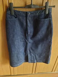 ユニクロダークデニム タイトスカート 前ポケット付き ウエスト63 美品