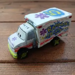 カーズ トミカ ドクター・ダメージ フィルモア ミス・フリッター オンライン限定価格*】ディズニー カーズ トミカ C-28 ミス