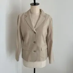 ベージュ ボタン付きジャケット　7号