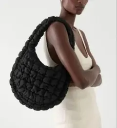 COS キルティングバック　ブラック