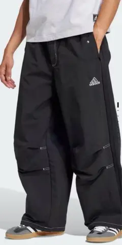 adidasパラシュートパンツに新品adidasTシャツ服付き