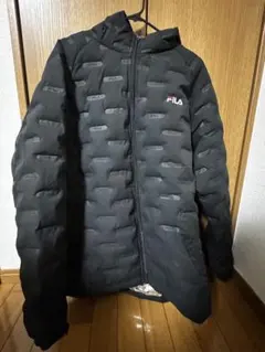 FILA フード付き ブラック ダウンジャケット