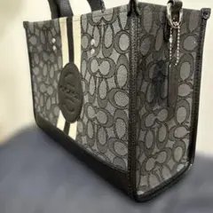 COACHのトートバッグのサムネイル