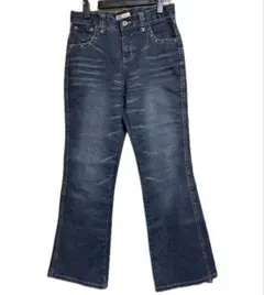 ブーツカットデニム ダークブルー刺繍付き