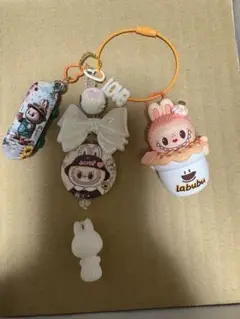 ラブブがいっぱい　じゃらじゃらキーホルダー