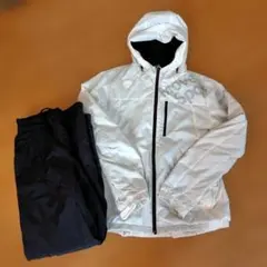 DESCENTE ウインドブレーカ