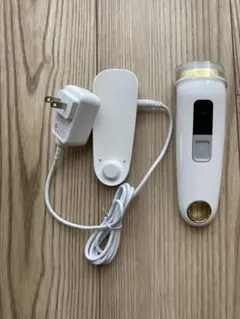 COSBEAUTY RF美顔器 充電器・スタンド付きのサムネイル
