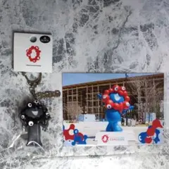 黒ミャクミャク 立体PVC 関西万博　大阪関西万博　キーホルダー プレート付き