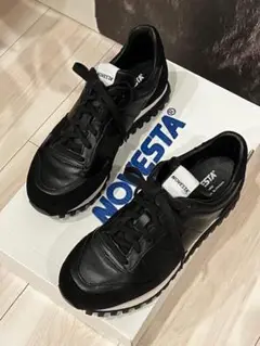 美品　NOVESTA　ノヴェスタ　レザースニーカー　黒　37