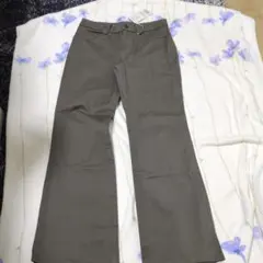 marie claire フレアパンツ グレー 新品タグ付きのサムネイル
