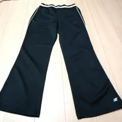 New Balance ブラックフレアパンツLL1106番