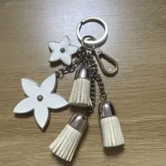 バックチャーム　タッセルチャーム　花形