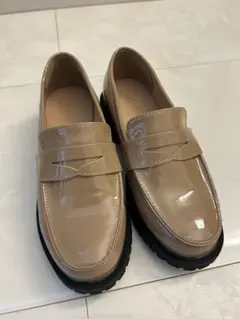 新品　チャオパニックベージュ ローファーのサムネイル