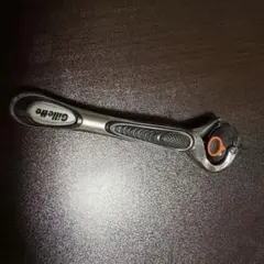 【超音波洗浄済み】Gillette メンズ剃刀 替刃式 黒・オレンジ