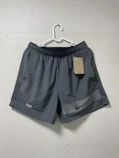 Nike グレー ショートパンツ ストライプ